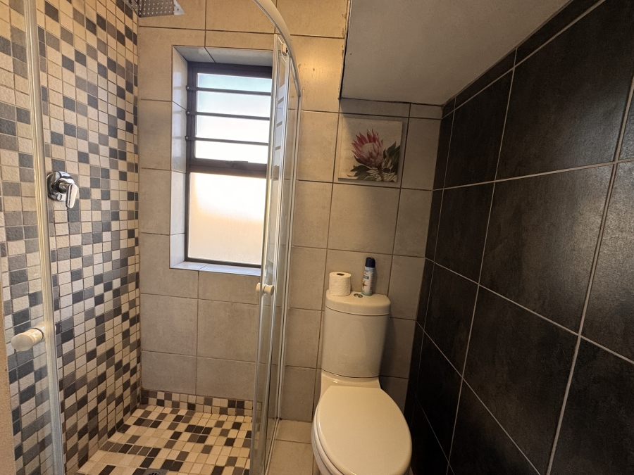To Let 2 Bedroom Property for Rent in Guldenland Western Cape